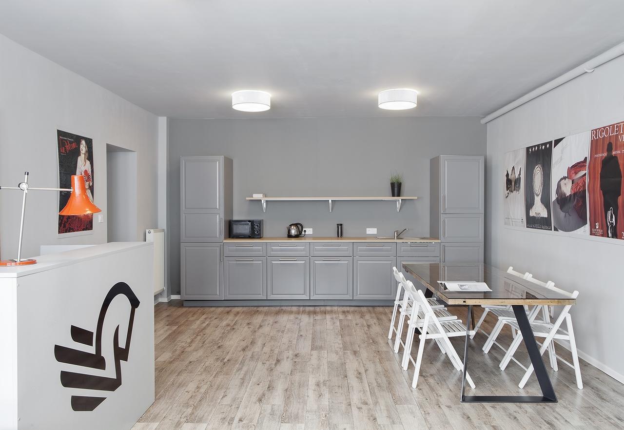 Opera Hostel Poznan Ngoại thất bức ảnh
